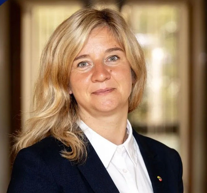 Sandra S.