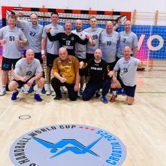 A. Sabonio treniruojami „Šmarškiai“ tapo senjorų pasaulio rankinio čempionato Kroatijoje vicečempionais. A. Puškoriaus nuotr.