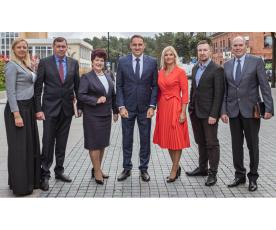 So­cial­de­mok­ra­tų par­ti­jos frak­ci­jos Alytaus miesto savivaldybės taryboje na­riai (iš kairės) – Skaistė Ulčickaitė, Valius Micevičius, Laima Vincė Kirkliauskienė, Nerijus Cesiulis, Jurgita Šukevičienė, Edmundas Čečėta ir Henrikas Šivokas.