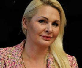 „Ma­no re­pu­ta­ci­jai pa­kenk­ta ne­grįž­ta­mai. Nuo pat pra­džių sa­kiau, kad šia by­la po­li­ti­niai kon­ku­ren­tai ma­ni­pu­liuos sa­vi­val­dos rin­ki­muo­se, siek­da­mi pa­kirs­ti pa­si­ti­kė­ji­mą ma­no as­me­niu. Taip ir bu­vo“, – sakė Laura Radzevičiūtė.
