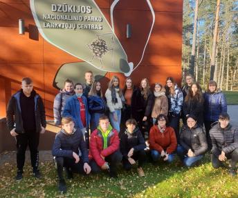 Pro­jek­to me­tu gim­na­zi­ja suor­ga­ni­za­vo 13 edu­ka­ci­nių mo­ko­mų­jų pa­mo­kų Lie­tu­vo­je.
