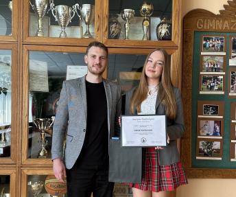 Adovanotoji Gabija Kaškonaitė ir fondo direktorius Agnius Stanulis